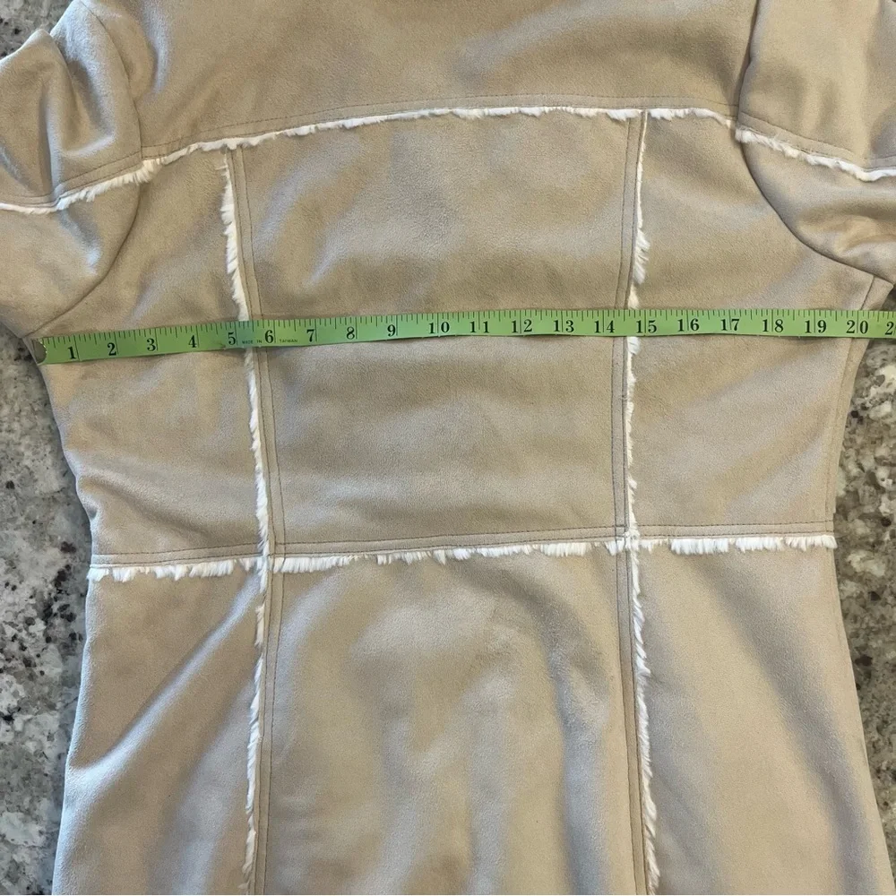 Cowgirl Legend NWOT Women's Faux Suede Tan Shearling Jacket Sz L - Picture 13 of 13